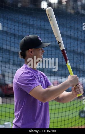 Denver CO, USA. Juni 2024. Colorado Shortstop Ezequiel Tovar (14) vor dem Spiel zwischen den Los Angeles Dodgers und den Colorado Rockies, das im Coors Field in Denver Co. Stattfand. David Seelig/Cal Sport Medi. Quelle: csm/Alamy Live News Stockfoto