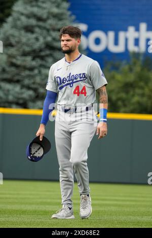 Denver CO, USA. Juni 2024. Andy Pages (44) vor dem Spiel zwischen den Los Angeles Dodgers und Colorado Rockies, das im Coors Field in Denver Co. Stattfand. David Seelig/Cal Sport Medi. Quelle: csm/Alamy Live News Stockfoto