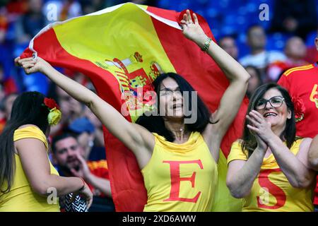 Gelsenkirchen, Deutschland. Juni 2024. Fans Spaniens während des Gruppenfußballspiels der Euro 2024 zwischen Spanien und Italien im Arena AufSchalke Stadion in Gelsenkirchen (Deutschland), 20. Juni 2024. Quelle: Insidefoto di andrea staccioli/Alamy Live News Stockfoto