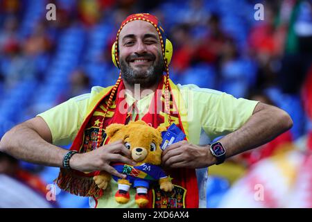 Gelsenkirchen, Deutschland. Juni 2024. Ein Fan von Spanien während des Gruppenfußballspiels der Euro 2024 zwischen Spanien und Italien im Arena AufSchalke Stadion in Gelsenkirchen (Deutschland), 20. Juni 2024. Quelle: Insidefoto di andrea staccioli/Alamy Live News Stockfoto