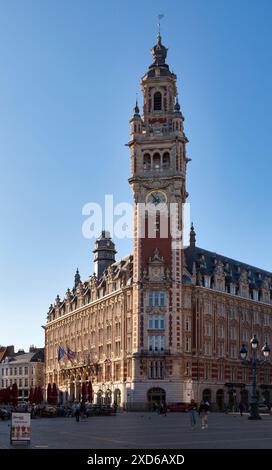 Lille, Frankreich - 22. Juni 2020: Die Handelskammer ist ein Gebäude, das Anfang des 20. Jahrhunderts erbaut wurde, um alle Dienstleistungen der zu beherbergen Stockfoto