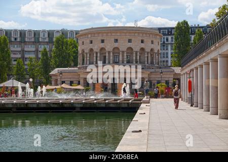 Paris, Frankreich - 17. Juli 2017: Die Rotonde de de la Villette befindet sich am Place de la Bataille-de-Stalingrad im 19. Arrondissement von Paris, op Stockfoto