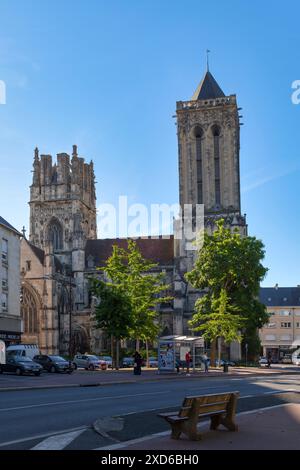 Caen, Frankreich - 06. August 2020: Die Kirche Saint-Jean de Caen ist die Pfarrkirche des Stadtteils Saint-Jean in Caen. Dieses Denkmal ist das Thema Stockfoto