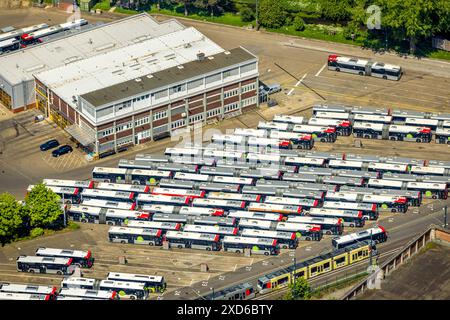 Luftaufnahme, Rheinbahndepot Benrath, Busse, Formen und Farben, Benrath, Düsseldorf, Rheinland, Nordrhein-Westfalen, Deutschland, Aerial p Stockfoto