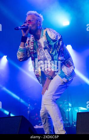 Rick Parfitt Jnr tritt im Big Top beim Isle of Wight Festival im Seaclose Park auf Stockfoto