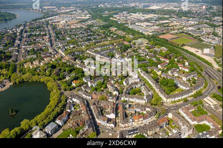 Luftaufnahme, Wohngebiet, Blick auf den Stadtteil Benrath mit Schlossteich, Fußballstadion und Leichtathletikstadion, Stadtsportanlage Benrath of VF Stockfoto