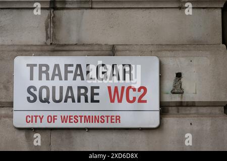 Trafalgar Square, Straßenschild, London, Großbritannien. Juni 2024 Stockfoto