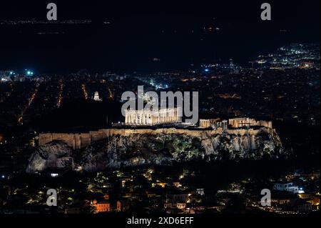 23.05.2024, xovx, Reise, Architektur, Athen - Griechenland Nachtaufnahme mit Blick auf die Akropolis in Athen vom Berg Lykabettus, der mit 277 Metern Höhe die höchste Erhebung von Athen, der Hauptstadt Griechenlands ist. Athen Panathinaiko-Stadion Athen Griechenland *** 23 05 2024, xovx, Reise, Architektur, Athen Griechenland Nachtaufnahme mit Blick auf die Akropolis in Athen vom Lycabettus, der mit 277 Metern Höhe der höchste Punkt in Athen, der Hauptstadt Griechenlands, ist Athen Panathinaiko Stadion Athen Griechenland Stockfoto