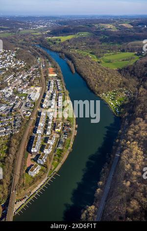 Luftaufnahme, Aussichtsbezirk Kettwig, Wohngebiet am Kettwiger Ruhrbogen, Campingplatz Cammerzell an der Ruhr, Wiesen und Felder mit di Stockfoto