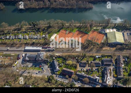 Luftaufnahme, Alter Bahnhof Gastronomie und Bahnhof Kettwig mit S-Bahnhof, Tennisplätze der KTG Kettwiger Tennis Gesellschaft, auf Th Stockfoto