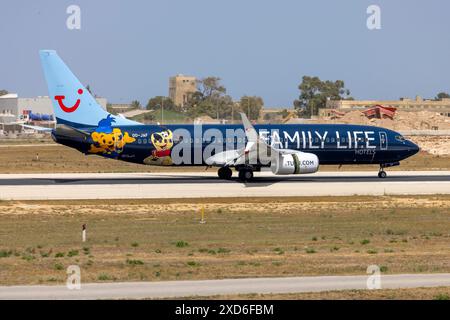 TUI Airlines Belgium Boeing 737-8K5 (Reg.: OO-JAF) in der Sonderlackierung für Family Life Hotels. Stockfoto