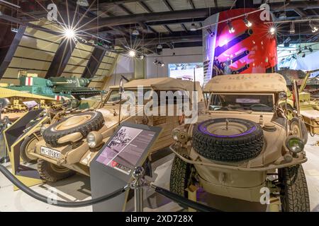 Royal Tank Museum, Amman, Jordanien - 4. Mai 2024: Ausstellung eines Volkswagen Schwimmwagens aus der Zeit des Zweiten Weltkriegs, eines amphibischen Militärwagens der deutschen Nazis Stockfoto