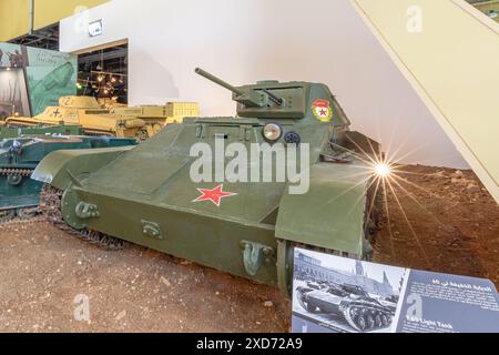 Royal Tank Museum, Amman, Jordanien - 4. Mai 2024: Detaillierte Ansicht eines historischen sowjetischen leichten Panzers T-60 im Royal Tank Museum in Jordanien Stockfoto