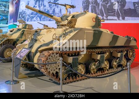 Royal Tank Museum, Amman, Jordanien - 4. Mai 2024: Authentischer amerikanischer Sherman M4 Panzer aus dem Jahr 1942, ausgestellt im Royal Tank Museum in Jordanien Stockfoto