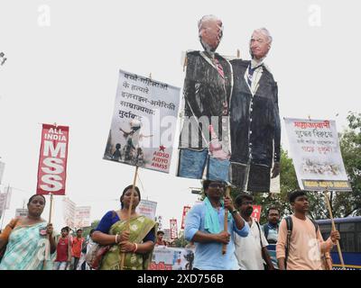 Kalkutta, Indien. Juni 2024. Alle indischen Demokratischen Studentenorganisationen (AIDSO), alle indischen Demokratischen Jugendorganisationen (AIDYO), alle indischen Mahila Sankritik Sangathan (AIMSS) hielten einen protestmarsch gegen den Krieg ab, in dem sie gegen Israel und Amerikas schrecklichen Angriff auf Palästina waren. Am Ende der Prozession wurden die Bilder des US-Präsidenten Joe Biden und des israelischen Premierministers Benjamin Netanjahu verbrannt. (Foto: Sayantan Chakraborty/Pacific Press) Credit: Pacific Press Media Production Corp./Alamy Live News Stockfoto