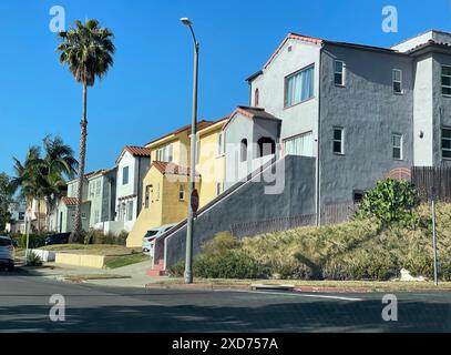 Apartmenthäuser aus der Zeit der 1930er Jahre in Los Angeles, Kalifornien, USA Stockfoto