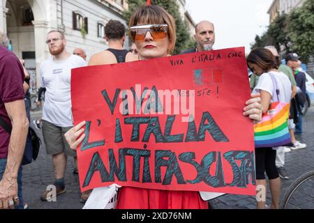 Rom, Rm, Italien. Juni 2024. Sit-in auf der Piazza Vittorio Emanuele in Rom, um gegen die Angriffe einiger Aktivisten der rechtsextremen Casapound-Partei gegen linke Jugendliche am vergangenen Dienstag zu protestieren (Foto: © Matteo Nardone/Pacific Press via ZUMA Press Wire) NUR REDAKTIONELLE VERWENDUNG! Nicht für kommerzielle ZWECKE! Stockfoto