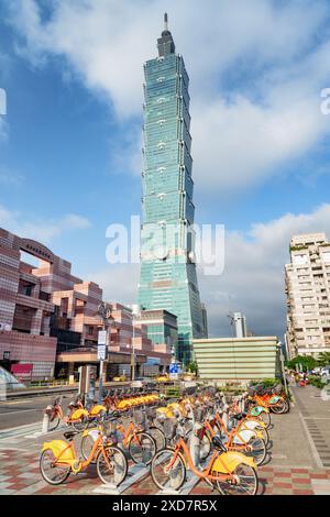 Taipei, Taiwan - 26. April 2019: Fahrradparkplatz des Taipei Bike Sharing Systems. Stockfoto