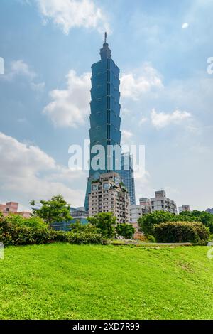 Taipei, Taiwan - 23. April 2019: Fantastischer Blick auf Taipei 101 (Taipei World Financial Center) in der Innenstadt. Stockfoto