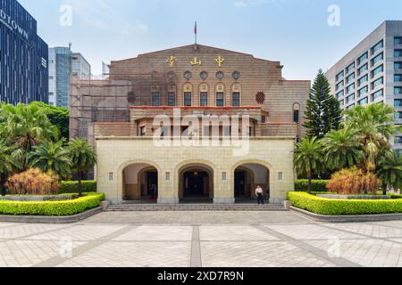 Taipeh, Taiwan - 23. April 2019: Fantastischer Blick auf die Zhongshan Hall in Ximending. Das historische Gebäude ist eine beliebte Touristenattraktion Asiens. Stockfoto