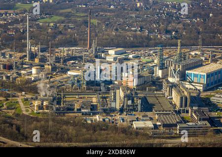 Luftaufnahme, Werksgelände der Ruhr-Oel GmbH BP Raffinerie Scholven, Scholven, Gelsenkirchen, Ruhrgebiet, Nordrhein-Westfalen, Deutschland Stockfoto