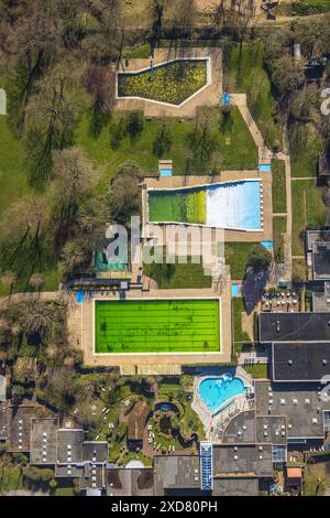 Blick aus der Vogelperspektive, Gesundheitspark Nienhausen Â- mit Freibad, Sauna, Sole und Wellness im Revierpark, Feldmark, Gelsenkirchen, Ruhrgebiet, Nord R Stockfoto