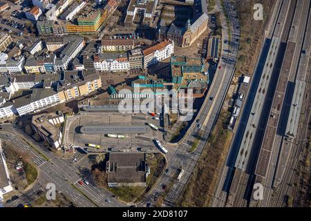 Blick aus der Vogelperspektive, Blick ins Stadtzentrum mit Husemannstraße und Bahnhofstraße, Bahnhofsvorplatz, Hauptbahnhof Hbf, ZOB-Busbahnhof, Altstadt, Gelsenkirchen, Ru Stockfoto