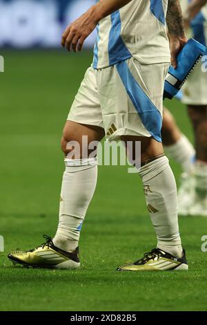 Details der Legs des argentinischen Stürmers Lionel Messi während der Copa America USA 2024, Gruppe A, Gruppenspiel zwischen Argentinien und Kanada, im Mercedes Benz Stadion in Atlanta am 20. Juni 2024. Stockfoto
