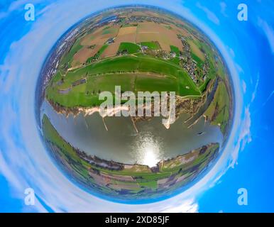 Luftaufnahme, Dornickdeich, Landschaftsschutzgebiet LSG Dornicker Ward, Teil der natürlichen Flussaue des Rheins, Globus, Fischaugenbild, 360 Grad Stockfoto