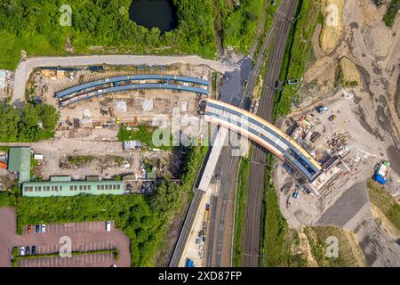 Luftbild, Gewerbegebiet Westfalenhütte, Brückenbaustelle mit Neubau der Straßenüberführung Hildastraße über Bahngleise zur Nordstadt, Haupterschließun Stockfoto