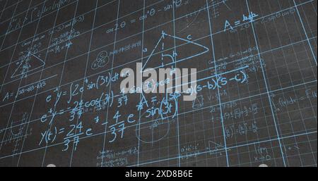 Bild mathematischer Gleichungen und Formeln über Gitternetzwerk vor strukturiertem grauen Hintergrund Stockfoto