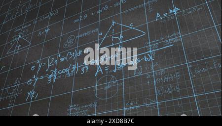 Bild mathematischer Gleichungen und Formeln über Gitternetzwerk vor strukturiertem grauen Hintergrund Stockfoto