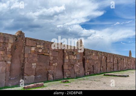 präkolumbische Mauer bei den Ruinen von tiwanaku Stockfoto