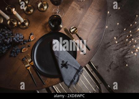 Elegantes halloween-Abendessen mit Spinne Stockfoto