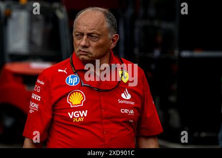 Montmelo, Spanien, 21. Juni 2024, Frederic Vasseur, das Team-Prinzip des Ferrari-Teams, das am Aufbau teilnimmt, Runde 10 der Formel-1-Meisterschaft 2024. Quelle: Michael Potts/Alamy Live News Stockfoto