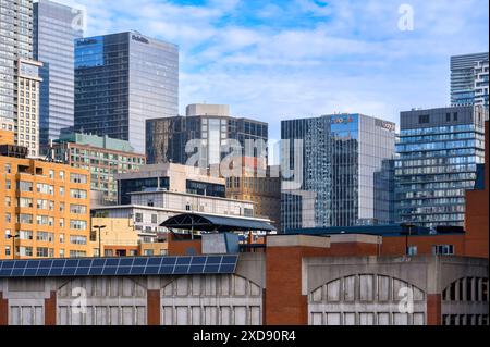 Toronto Stadtbild und Skyline am Tag. Moderne Architektur von Gebäuden im Downtown District, Kanada Stockfoto