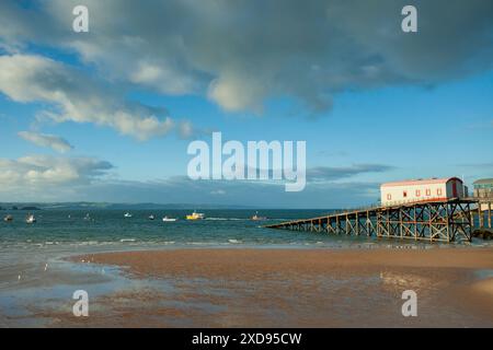 Alte Rettungsbootstation in Tenby, Pembrokeshire, Wales. Stockfoto