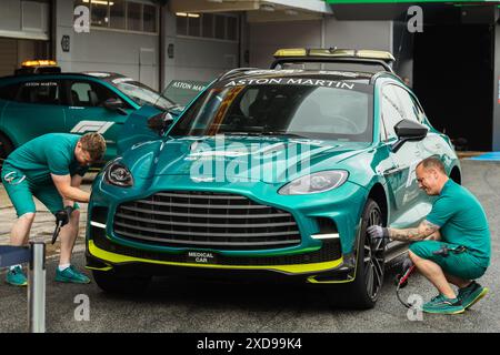 Circuit de Catalunya, Barcelona, Spanien. 20.Juni 2024; Aston Martin Safety Car während des Grand Prix von Spanien Credit: Jay Hirano/AFLO/Alamy Live News Stockfoto