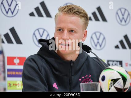 Herzogenaurach, Deutschland. Juni 2024. Fußball: Europameisterschaft, Nationalmannschaft, Pressekonferenz, Chris Führich spricht auf einer Pressekonferenz. Quelle: Christian Charisius/dpa/Alamy Live News Stockfoto