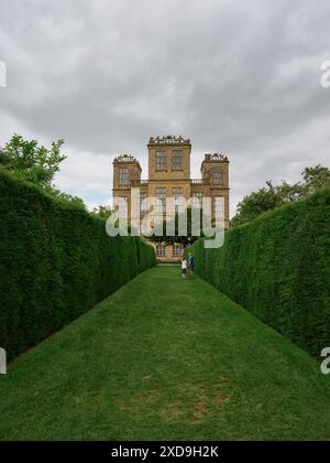 Die Hardwick Hall and Gardens in Derbyshire ist ein architektonisch bedeutendes Landhaus aus der elisabethanischen Zeit. England Großbritannien Stockfoto