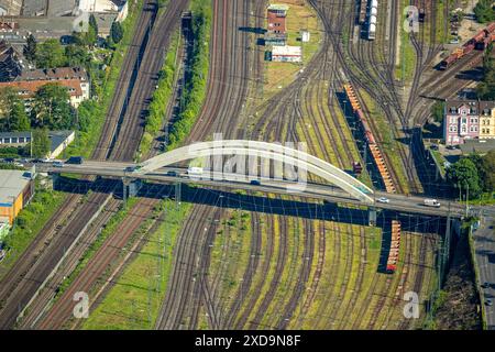 Luftaufnahme, Brücke Fuhrparkstraße über Eisenbahngleise, Altenhagen, Hagen, Ruhrgebiet, Nordrhein-Westfalen, Deutschland, Luftbild, Brücke, Fleet RO Stockfoto