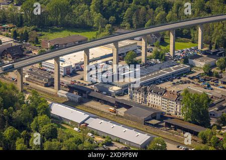 Luftaufnahme, Brücke Volmeabstieg zur Bundesstraße B54, Landesstraße L693, Gewerbegebiet Delsterner Straße, Eilpe, Hagen, Ruhrgebiet, Nordrhein-Westp Stockfoto