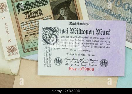 Verschiedene Banknoten aus der Zeit der deutschen Hyperinflation 1922-1923 Stockfoto