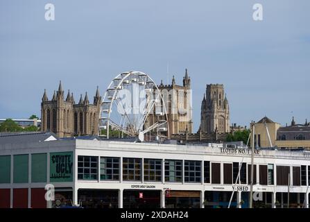 Bristol Cathedral, Ferris Wheel, Bristol, England, Großbritannien Stockfoto