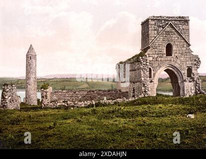 Devenish Island Ruinen, Lough Erne, County Fermanagh, Irland, Historisch, digitale restaurierte Reproduktion von einer Vorlage aus dem 19. Jahrhundert, Stockfoto