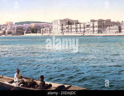 Dolmabahce Palace, Konstantinopel, Türkei, historisch, digital restaurierte Reproduktion von einer Vorlage aus dem 19. Jahrhundert, Datensatzdatum nicht St Stockfoto