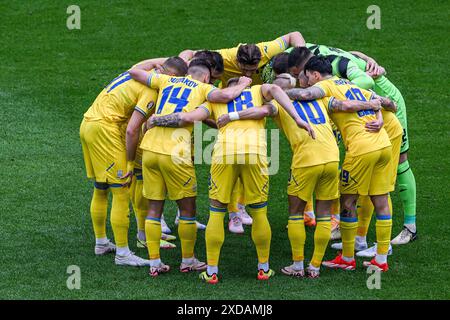 Düsseldorf, Deutschland. Juni 2024. Team Ukraine vor einem Fußballspiel zwischen den Nationalmannschaften der Slowakei und der Ukraine am 2. Spieltag in der Gruppe E in der Gruppenphase des UEFA Euro 2024 Turniers am Freitag, den 21. Juni 2024 in Düsseldorf. Quelle: Sportpix/Alamy Live News Stockfoto