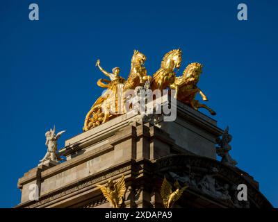 Quadriga auf dem Brunnen Font de la cascada im Parc de la Ciutadella (Barcelona) Stockfoto