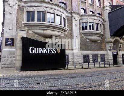 Die Eingangstore zur Guinness-Fabrik. Stockfoto