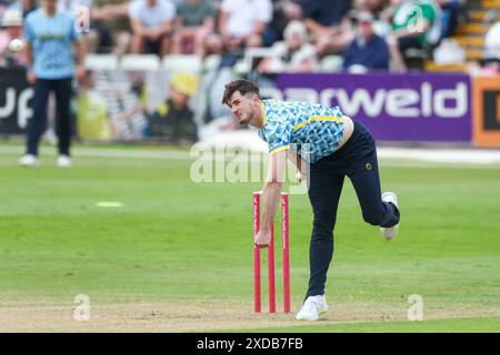 Worcester, Großbritannien. Juni 2024. George Garton spielte beim Spiel Vitality T20 Blast zwischen Worcestershire Rapids und Birmingham Bears am 21. Juni 2024 in der New Road, Worcester, UK. Foto von Stuart Leggett. Nur redaktionelle Verwendung, Lizenz für kommerzielle Nutzung erforderlich. Keine Verwendung bei Wetten, Spielen oder Publikationen eines einzelnen Clubs/einer Liga/eines Spielers. Quelle: UK Sports Pics Ltd/Alamy Live News Stockfoto